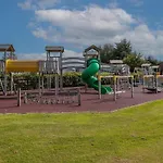 Semesterbostad Harriet's Haven - Endless Pool, Tennis, Sky Tv