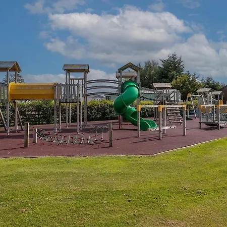 Feriehus Harriet's Haven - Endless Pool, Tennis, Sky Tv